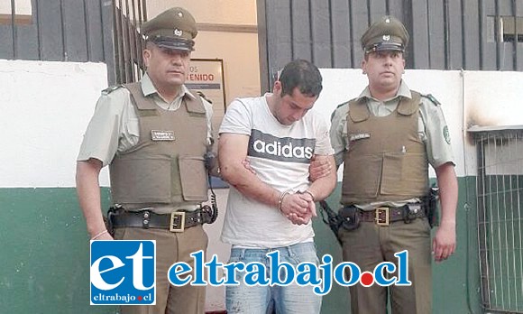 El imputado de iniciales I.C.S., proveniente de Valparaíso, tras ser formalizado quedó en prisión por orden del tribunal.