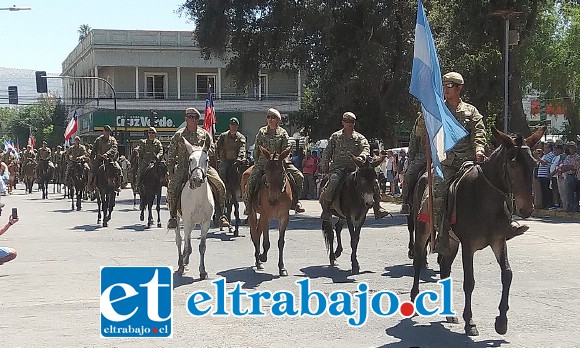 Tropas chileno-argentinas formaron frente a la Plaza Cívica de San Felipe, donde se celebró una solemne ceremonia de recibimiento.