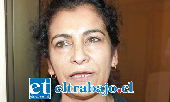 Bernarda Honorato, labora en esa heladería desde hace cinco años.
