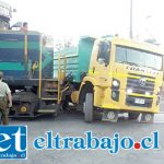 Conductor de camión que impactó con tren metalero salvó milagrosamente Conductor de camión que impactó con tren metalero salvó milagrosamente