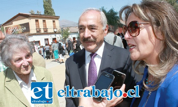 INESPERADO ANUNCIO.- El alcalde Patricio Freire y la concejal Patricia Boffa, anunciaron que el Municipio ya estaría barajando la opción de cambiarle el nombre a Calle El Convento, para asignarle el del cura.