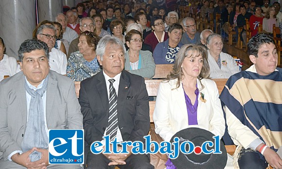 AUTORIDADES.- Autoridades provinciales y regionales participaron solemnemente de esta tradicional Misa a la Chilena.