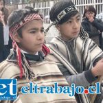 Alumnos de sexto básico, integrantes del equipo de Palín o Chueca del establecimiento, recibiendo incluso aportes del Instituto Nacional del Deporte para la práctica de este deporte.