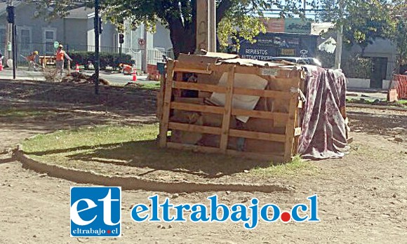 UN TRISTE HOGAR.- En este Ruco vivió durante años David Mancilla, soportando el desprecio de una sociedad que los ve como un estorbo.