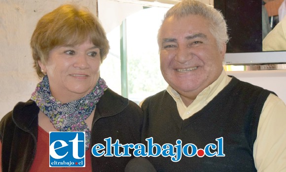 NUEVOS CONCESIONARIOS.- Estos concesionarios son doña Patricia Cataldo y su esposo Sergio Torrejón, quienes a partir de noviembre asumirán la responsabilidad en ese céntrico restaurante. NUEVOS CONCESIONARIOS.- Estos concesionarios son doña Patricia Cataldo y su esposo Sergio Torrejón, quienes a partir de noviembre asumirán la responsabilidad en ese céntrico restaurante.