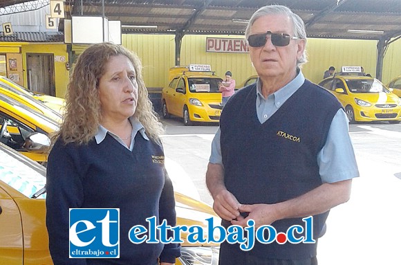 Verónica Villarroel junto al Presidente Aldo Sanguinetti, ambos de la línea Ataxcoa.