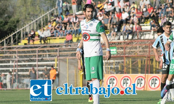 El delantero uruguayo Sebastián Abreu fue el foco de atención de todas las miradas en el juego entre sanfelipeños y sureños.