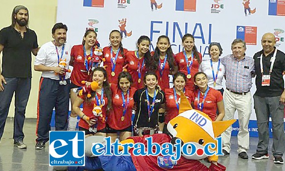 Por segunda vez consecutiva el Liceo Cordillera se convirtió en campeón nacional escolar de vóleibol escolar.