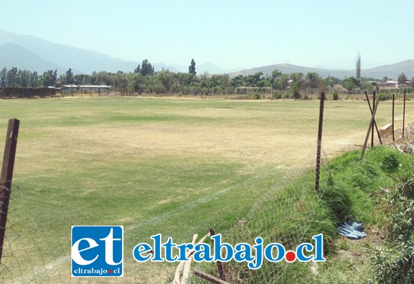 En la cancha donde ejerce localía el Club Deportivo Ulises Vera, sólo quedan los pilares de la antigua malla olímpica.