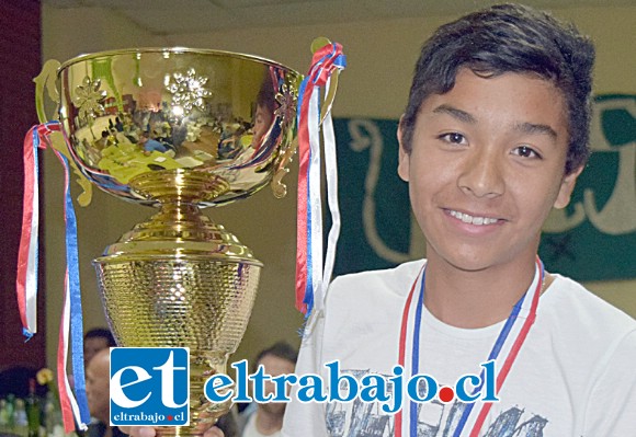 PROMESA DEPORTIVA.- Cristóbal Espíndola, otro de los jóvenes deportistas del Ulises Vera.