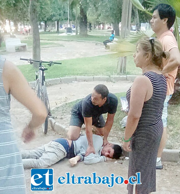 El antisocial fue capturado en medio de una detención ciudadana la tarde de este miércoles en avenida Chacabuco esquina Toro Mazote en San Felipe. (Foto: @Aconcaguaradio).