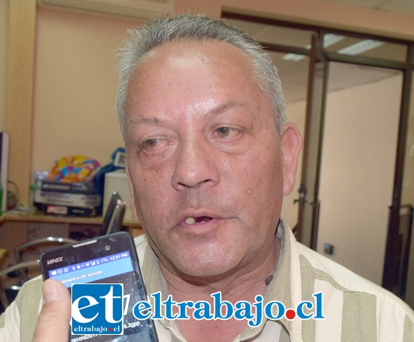Miguel González, dueño de la propiedad donde hubo un incendio la tarde del domingo.