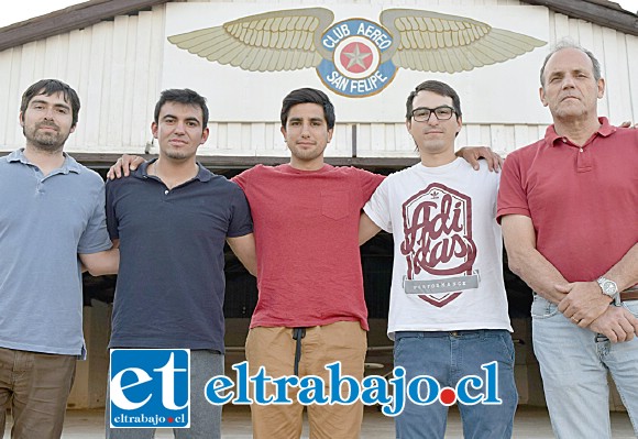FLAMANTE DIRECTORIO.- Ellos son los pilotos que conforman el directorio del club: Andrés Valenzuela, director de operaciones; Cristopher De la Puente, director de la Escuela de Vuelo; René Martínez, presidente; Sergio Tapia, director de materiales y Enrique Stange, tesorero.