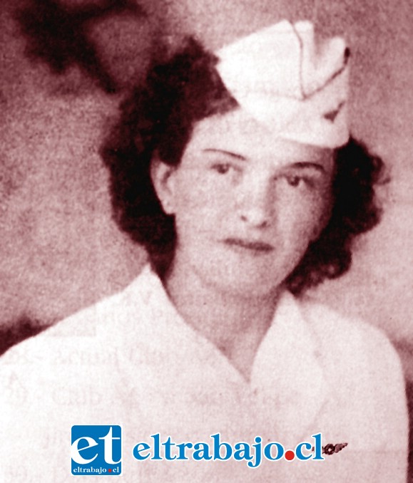 Julia Librecht, primera mujer piloto del Aconcagua.