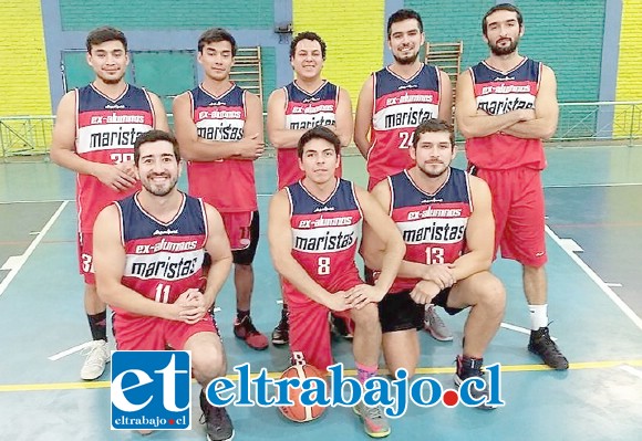 El conjunto de los Ex Maristas fue un duro y fiero oponente en la final, justificando plenamente su condición de protagonistas del torneo.