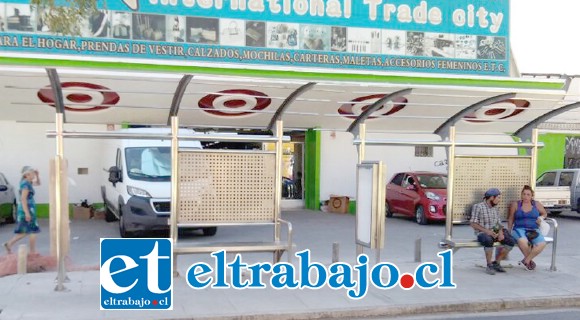 En calle Traslaviña frente al ex cine Aconcagua se instaló un nuevo paradero como se aprecia en la imagen.