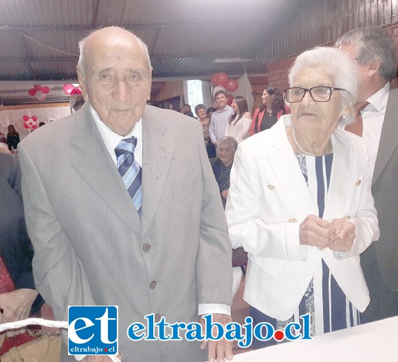 Don Guillermo González y doña Etervina Cifuentes volvieron a contraer el sagrado vínculo al cumplir 60 años de matrimonio.