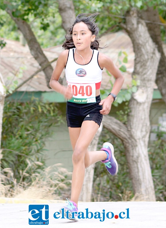 GANA EN ARICA.- Lo mejor del día fue el primer lugar general en los diez kilómetros y en su categoría en la ciudad de Arica, en la corrida de Caja Los Andes Francisca ‘Panchita’ Zúñiga.