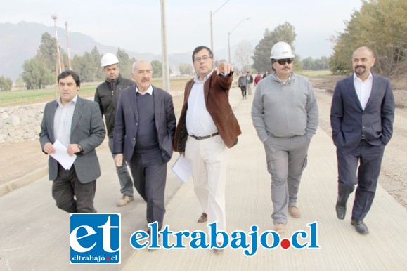 La mañana de este miércoles el alcalde Patricio Freire junto al equipo técnico de la Municipalidad de San Felipe realizaron un recorrido para conocer detalles de los trabajos.