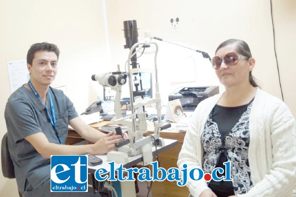 La señora Diamantina Covarrubias Silva sufría de astigmatismo miópico severo y cataratas. Hoy puede ver la vida de otra manera.