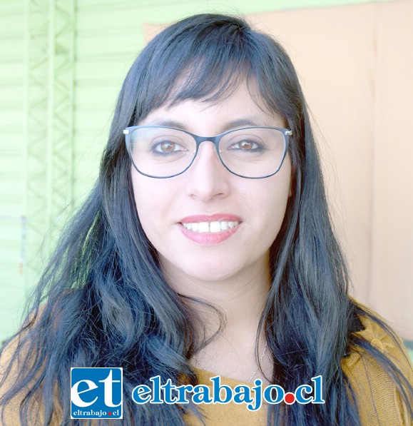 Profesora de Historia de la Escuela José de San Martín, Rossana Valdés.