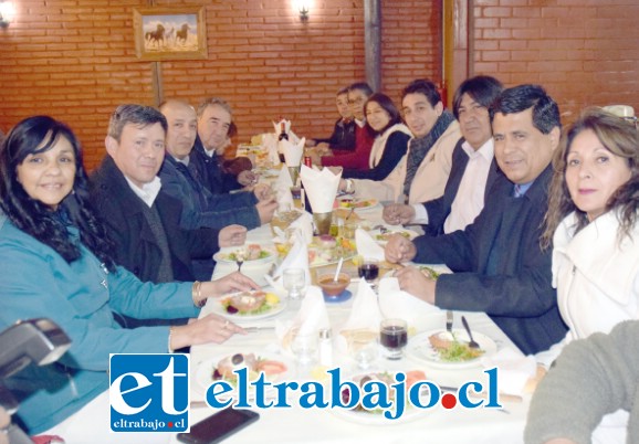INVITADOS ESPECIALES.- El director de Diario El Trabajo, Marco Antonio Juri y el alcalde de Santa María, Claudio Zurita, figuraron entre los invitados especiales.