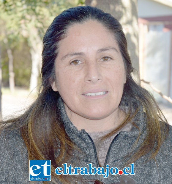 Secretaria de la Junta Vecinal de El Tambo, Elizabeth Cabello.