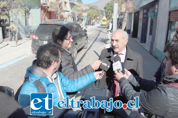 El alcalde Patricio Freire, en un recorrido por el nuevo paso semi peatonal, destacó el tremendo impulso que este tipo de intervenciones le entrega a la comuna.