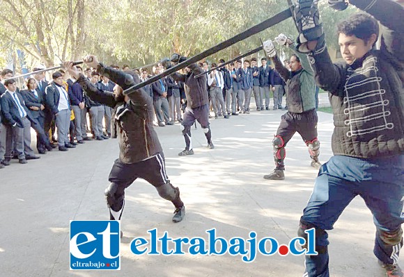 ACERO ACONCAGUA.- En varios eventos públicos de nuestra provincia cada vez a los jóvenes les atrae más esta diciplina de las Artes Marciales.