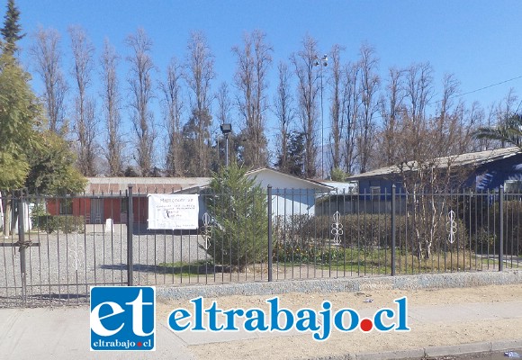 Frontis del centro comunitario ubicado en la calle Justo Estay.