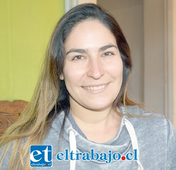 Claudia Ibaceta, dueña de ‘Cafetería y Restobar Estación Riquelme’ (Riquelme 1601).
