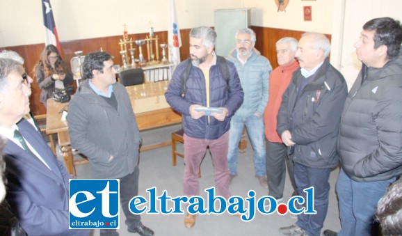Autoridades municipales y del IND recorrieron las dependencias del Consejo Local de Deportes, las que pasarán a ser administradas por la Municipalidad.