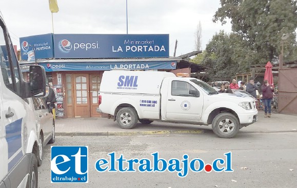 Hasta el lugar llegó personal de la PDI, que realizó los peritajes preliminares al occiso, como asimismo del Servicio Médico Legal que se encargó del levantamiento del cuerpo.
