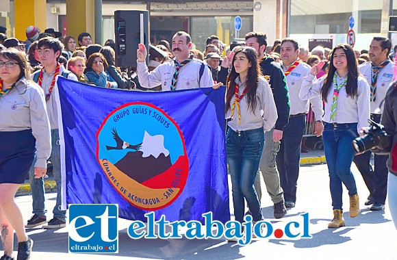 CUMBRES DE ACONCAGUA.- Aquí tenemos otra brigada de Scouts sanfelipeños completamente integrada a la fiesta comunal por nuestro aniversario como ciudad. Aquí vemos a Omar Prieto Garrido, y Manuel Barba, líder de grupo.