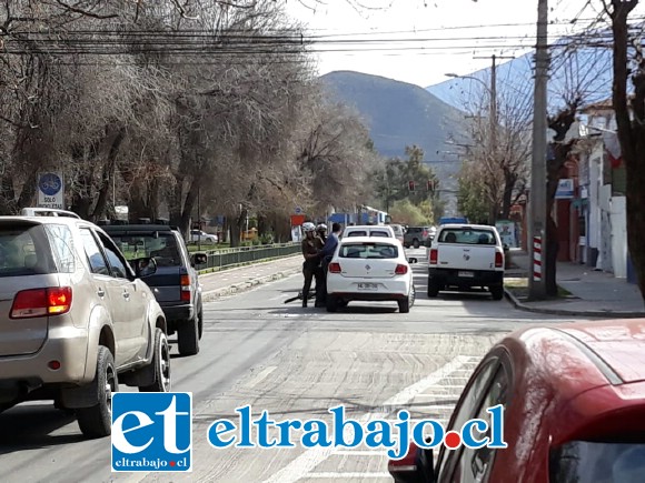 En la esquina de O´Higgins con Navarro fue interceptado por Carabineros el automóvil donde los delincuentes se disponían a escapar de la ciudad.