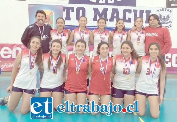 SELECCIÓN U16.- Ellas son las que ganaron el Nacional el año pasado por nuestra comuna, ahora defenderán su honor en el Nacional Federado el 28, 29 y 30 de este mes en Curacautin, Región de la Araucanía.