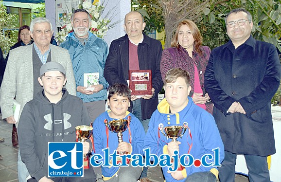 PRUEBA SUPERADA.- Aquí están nuestros campeones de la Copa de Ajedrez Diario El Trabajo 2018, desarrollada por la Escuela José de San Martín.