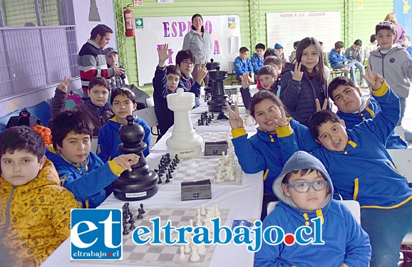 Buena onda.- Este era el ambiente que reinaba durante el torneo, amistad, respeto, concentración y buena onda.
