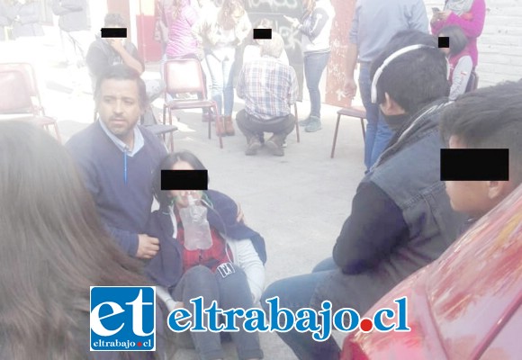 Alumnos debieron ser evacuados del Liceo Panquehue durante la mañana de este viernes, tras la nube tóxica que afectó a Panquehue.