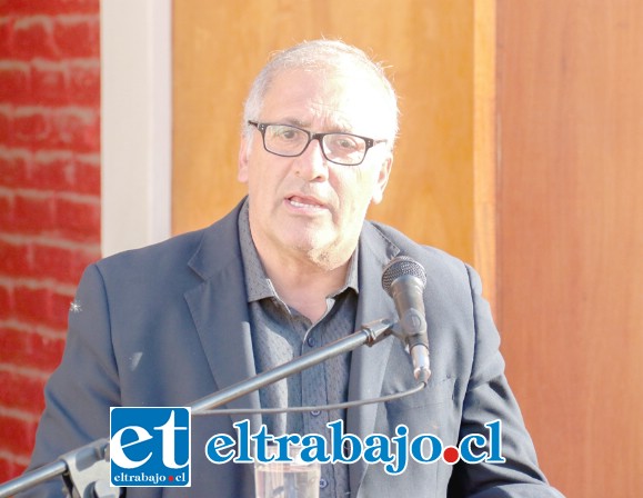 El alcalde Guillermo Reyes, junto con criticar la resolución del SEA, dijo que el municipio entregará todo el apoyo técnico para que vecinos y organizaciones sociales puedan apelar a la fatídica resolución del organismo.