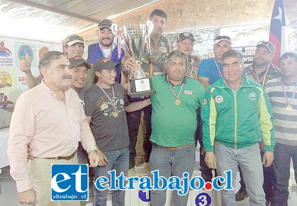El equipo de la Asociación de Aconcagua compuesto por Marcos Lucero, Manuel Viches, Rafael Iglesias, Iván Aragón, Julio Farías, Rodrigo Artizaga, Víctor Manoli (gobernador de la provincia de Malleco), Jean Carlos Galleguillos, Maicol Galleguillos, Juan Santander, Gonzalo Díaz (Dirigente de Angol), Iván Lucero.