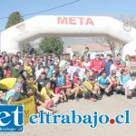 Corredores juntos después de finalizada una de las tantas maratones que han realizado, las que convocan a gran cantidad de participantes.