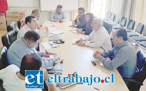 En la reunión con los comerciantes se plantearon las principales inquietudes que existen con respecto a las obras que se ejecutan en el centro y cómo potenciar toda esta zona.