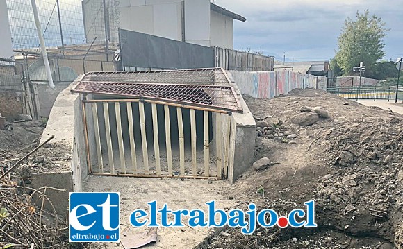CANAL LIMPIO.- Los canaleros aseguran que este canal ya está limpio, esta foto así lo demuestra.