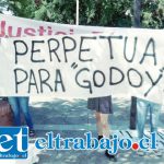 Familiares y cercanos a Marjorie Varas Cataldo protestaron en las afueras del Tribunal de Garantía, exigiendo que el imputado sea condenado a la máxima pena por el homicidio.