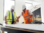 El Director Jorge Escanilla mostró al Alcalde Jaime Amar los planos de esta nueva sede universitaria.