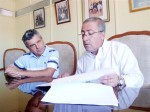 El Alcalde Guillermo Reyes y el Concejal Sergio Zamora, entregaron la información.