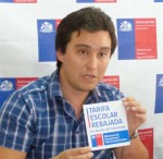 Pablo Ulloa señaló que la tarifa rebajada se hacía efectiva este martes, por lo que los estudiantes deben observar si el microbús al que se suben porta el logo.