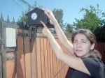 Paulina Ortiz mostró a Diario El Trabajo su buzón y la calcomanía de ‘Vivienda Censada’ pegada en el mismo, la dueña de casa asegura que nunca fueron censados en su vivienda.
