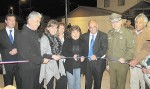 Autoridades presentes en el tradicional corte de cinta que dio por inaugurada la Plazuela de Intervención del programa Barrio en Paz Residencial en la Villa Las Acacias.